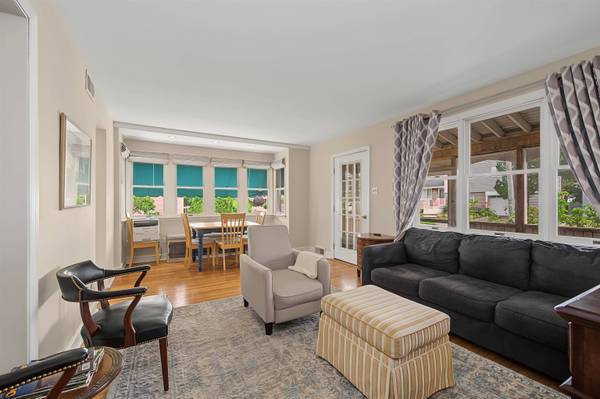 200 N Argyle Ave, Margate, NJ 08402