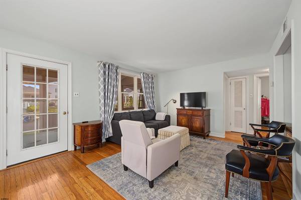 200 N Argyle Ave, Margate, NJ 08402