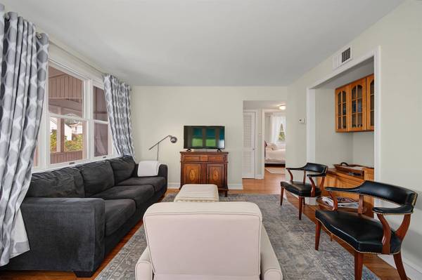 200 N Argyle Ave, Margate, NJ 08402