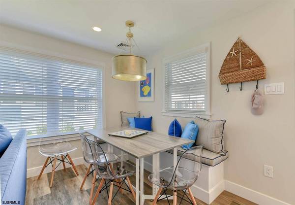 102 N Essex Ave, Margate, NJ 08402