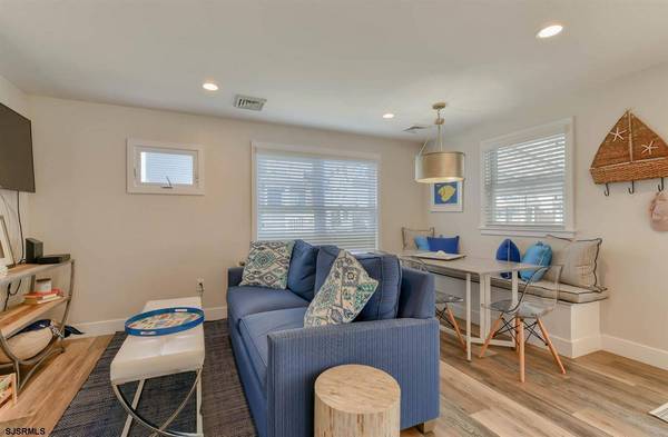 102 N Essex Ave, Margate, NJ 08402