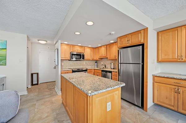 9600 Atlantic #611, Margate, NJ 08402