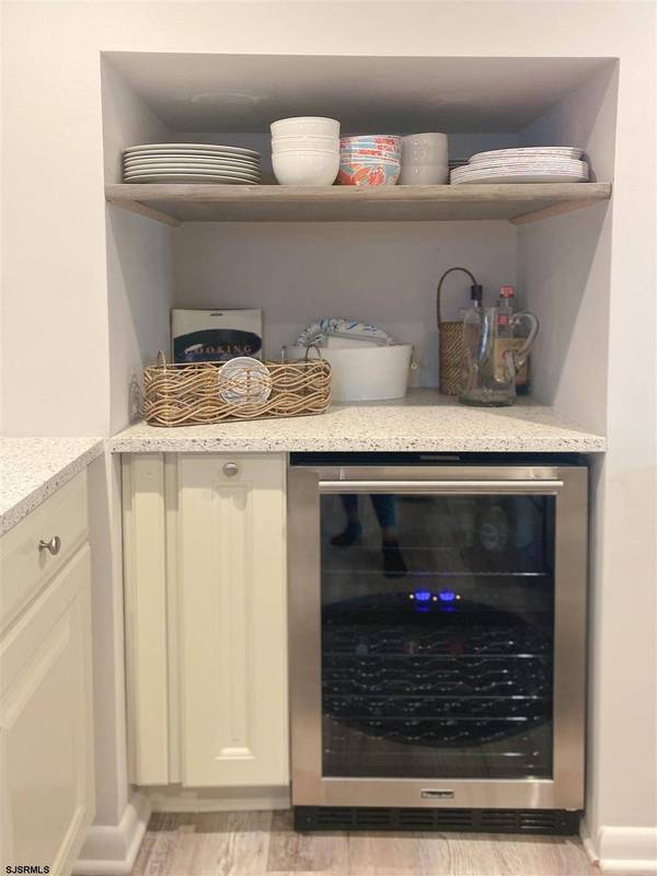 107 N Newark Ave, Ventnor, NJ 08406