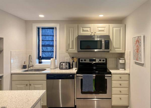 107 N Newark Ave, Ventnor, NJ 08406