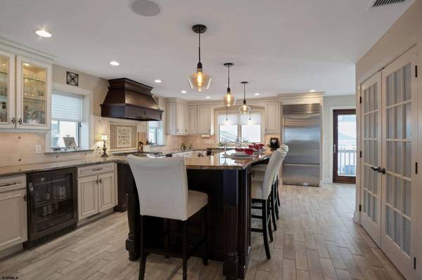 16 N Haverford Ave, Margate, NJ 08402