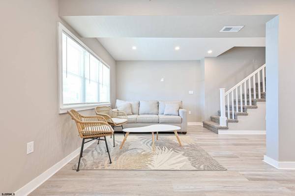 203 N Somerset Ave, Ventnor Heights, NJ 08406