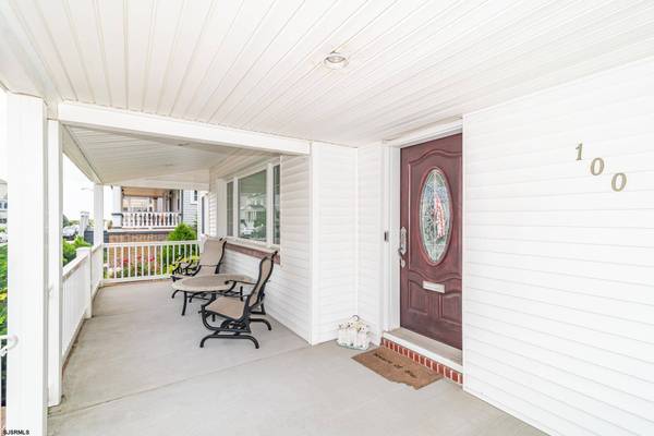 100 S Marion Ave, Ventnor, NJ 08406
