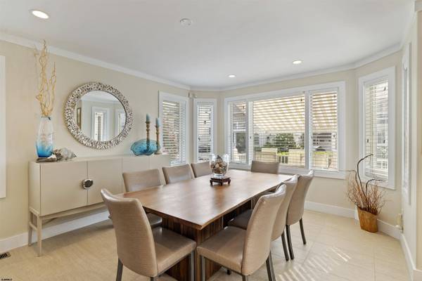 103 S Andover Ave, Margate, NJ 08402