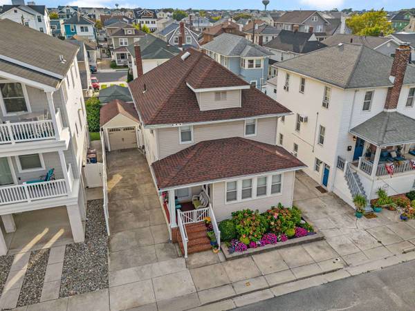 12 N Wyoming Ave, Ventnor, NJ 08406