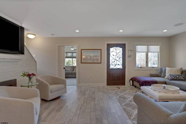 16 N Haverford Ave, Margate, NJ 08402