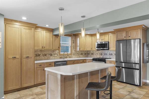 5611 Winchester Ave, Ventnor, NJ 08406