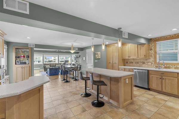 5611 Winchester Ave, Ventnor, NJ 08406