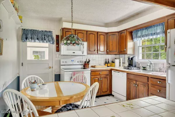 27 Cedar Lane, Schenectady, NY 12302