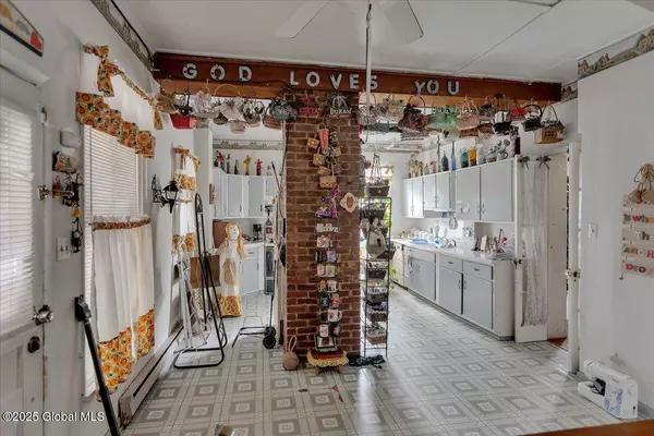 253 Guy Park Avenue, Amsterdam, NY 12010