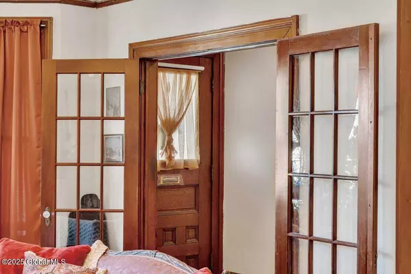 23 N Perry Street, Johnstown, NY 12095