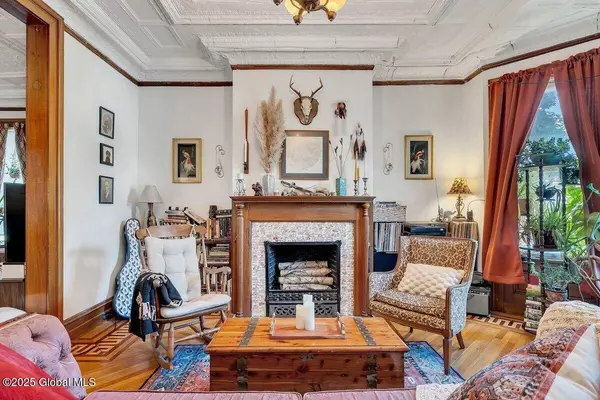 23 N Perry Street, Johnstown, NY 12095