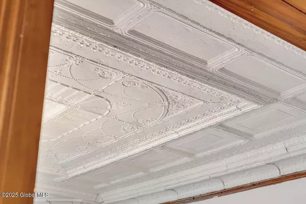 23 N Perry Street, Johnstown, NY 12095