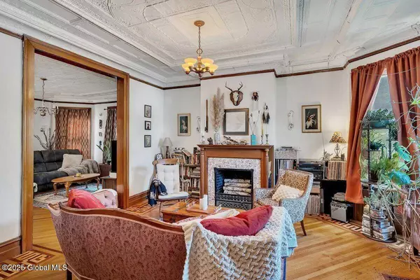 23 N Perry Street, Johnstown, NY 12095