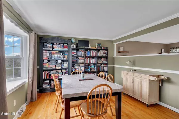 24 Francis Drive, North Greenbush, NY 12198