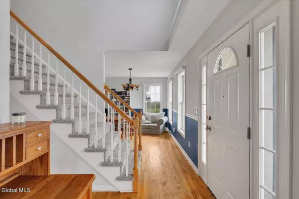 24 Francis Drive, North Greenbush, NY 12198