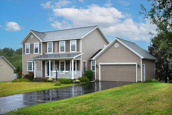 24 Francis Drive, North Greenbush, NY 12198