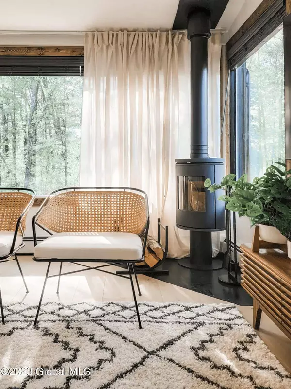 724 Green Lake Road, Athens, NY 12015