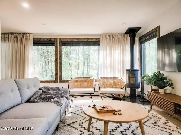 724 Green Lake Road, Athens, NY 12015