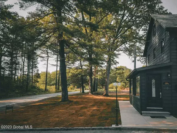 724 Green Lake Road, Athens, NY 12015