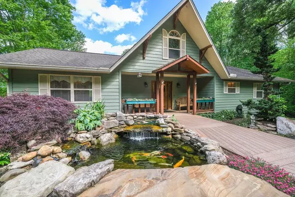 36 Woodcastle Lane, Hayesville, NC 28904