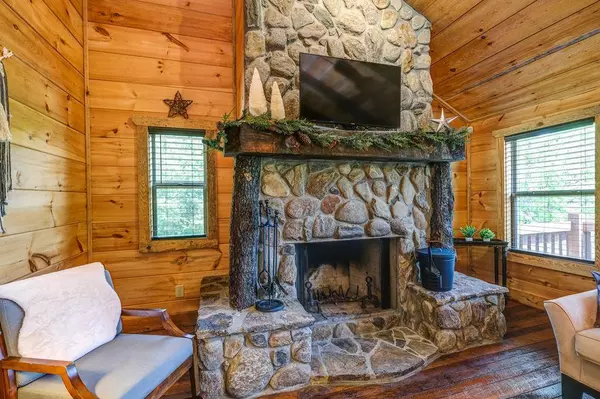 50 Pin Oak Ridge, Murphy, NC 28906