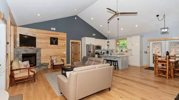 60 Lonesome Pine Rd., Murphy, NC 28906