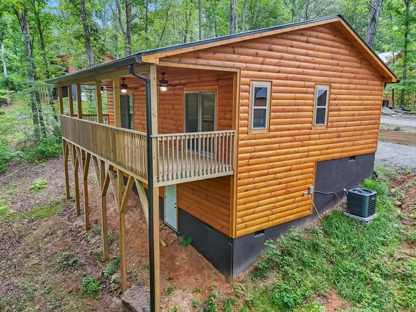 104 Harvest Oaks Dr, Murphy, NC 28906