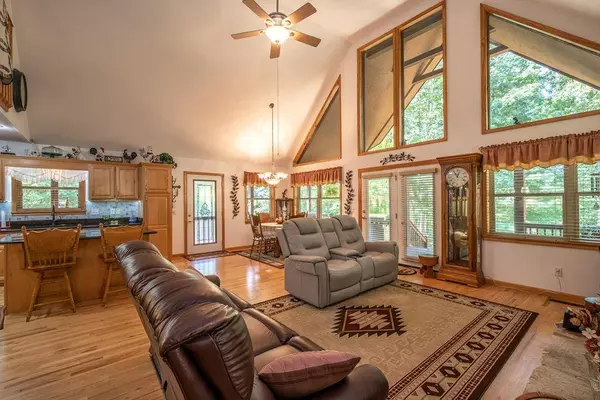 397 Goldfinch Lane, Murphy, NC 28906