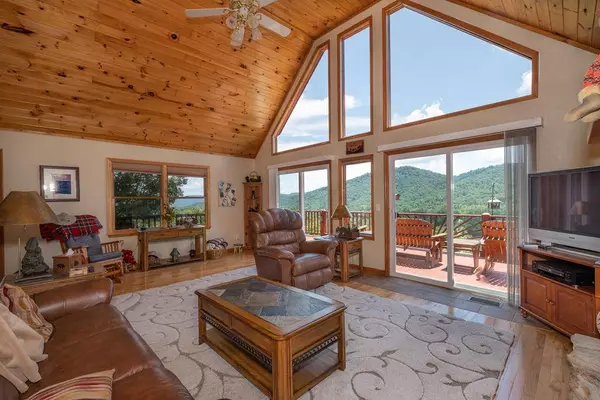 590 Cedar Ridge Drive, Murphy, NC 28906