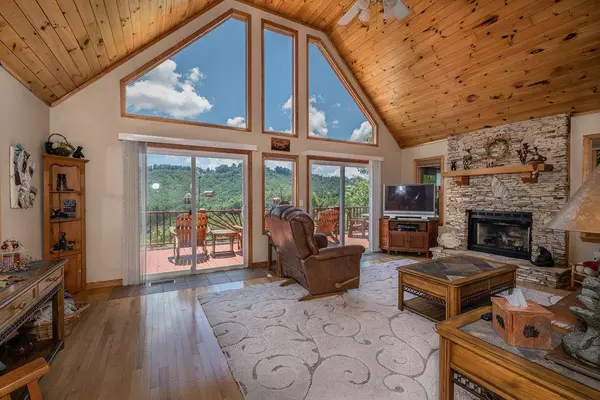 590 Cedar Ridge Drive, Murphy, NC 28906