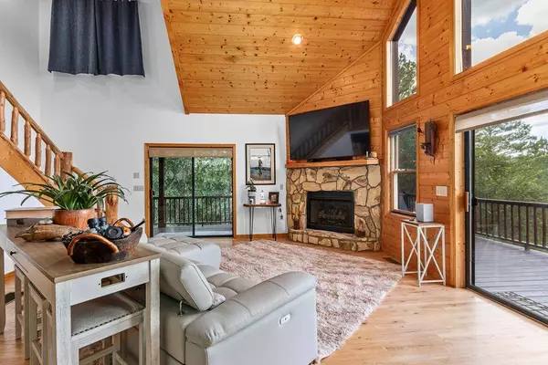 204 Foothill Estates Lane, Murphy, NC 28906