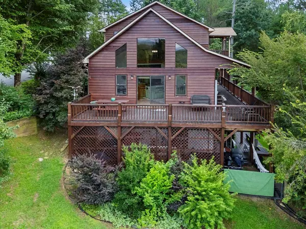 204 Foothill Estates Lane, Murphy, NC 28906