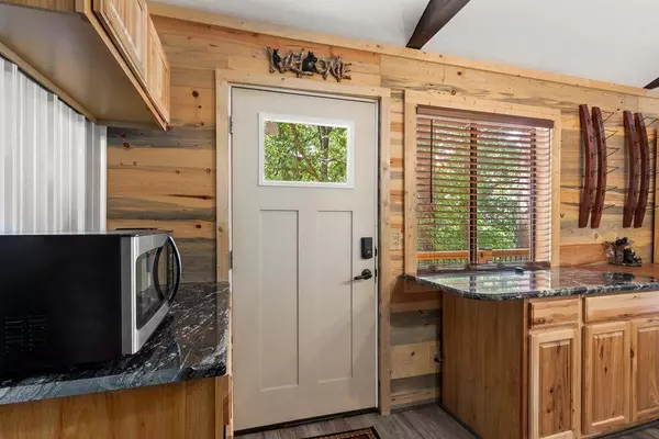 513 Persimmon Heights Rd., Murphy, NC 28906