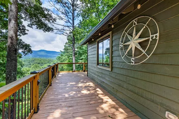 513 Persimmon Heights Rd., Murphy, NC 28906