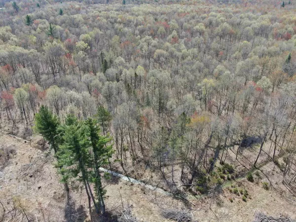 N6983 10th Avenue, New Lisbon, WI 53950