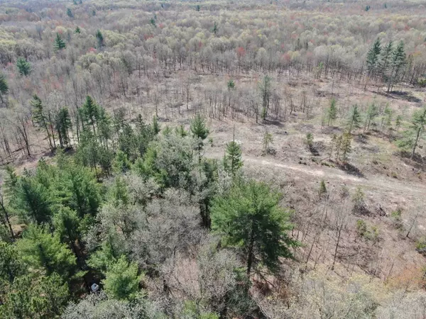 N6983 10th Avenue, New Lisbon, WI 53950