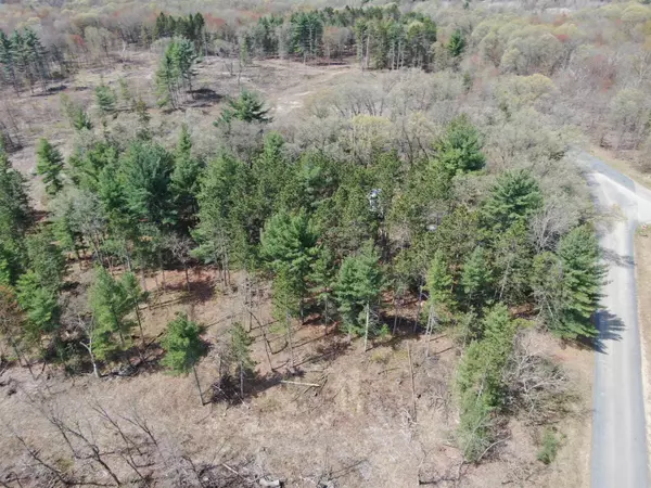 N6983 10th Avenue, New Lisbon, WI 53950