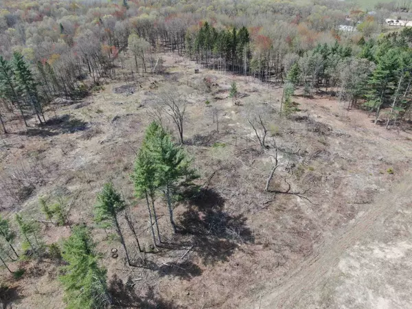 N6983 10th Avenue, New Lisbon, WI 53950