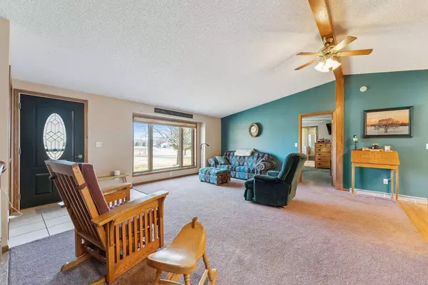 W7985 Military Road, Portage, WI 53901