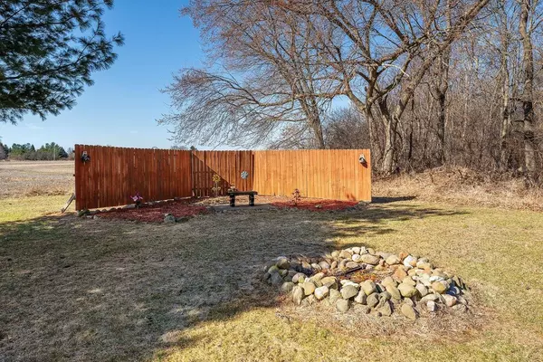 W7985 Military Road, Portage, WI 53901