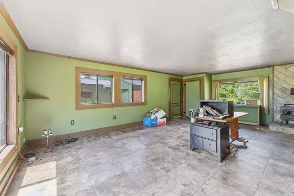 893 Fur Avenue, Wisconsin Dells, WI 53965