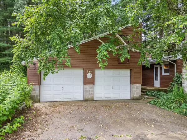 W8525 Oshaukuta Road, Poynette, WI 53955