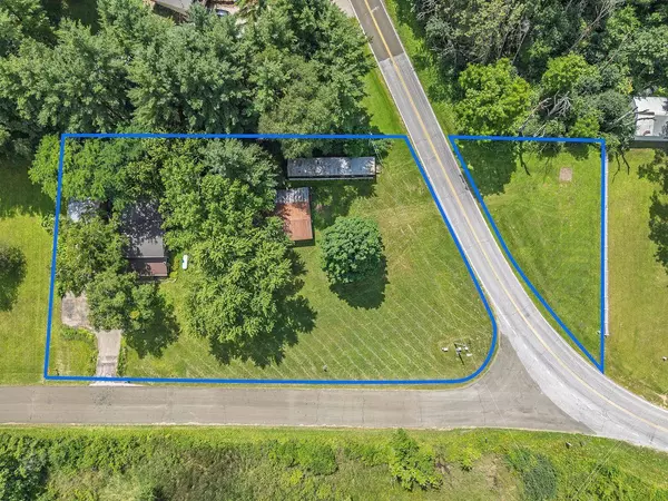 W8525 Oshaukuta Road, Poynette, WI 53955