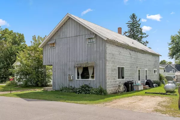 343 Center Street, Oxford, WI 53952