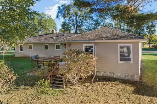 W6326 County Road P, Pardeeville, WI 53954